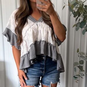 POL Floral Gray and Cream Blouse